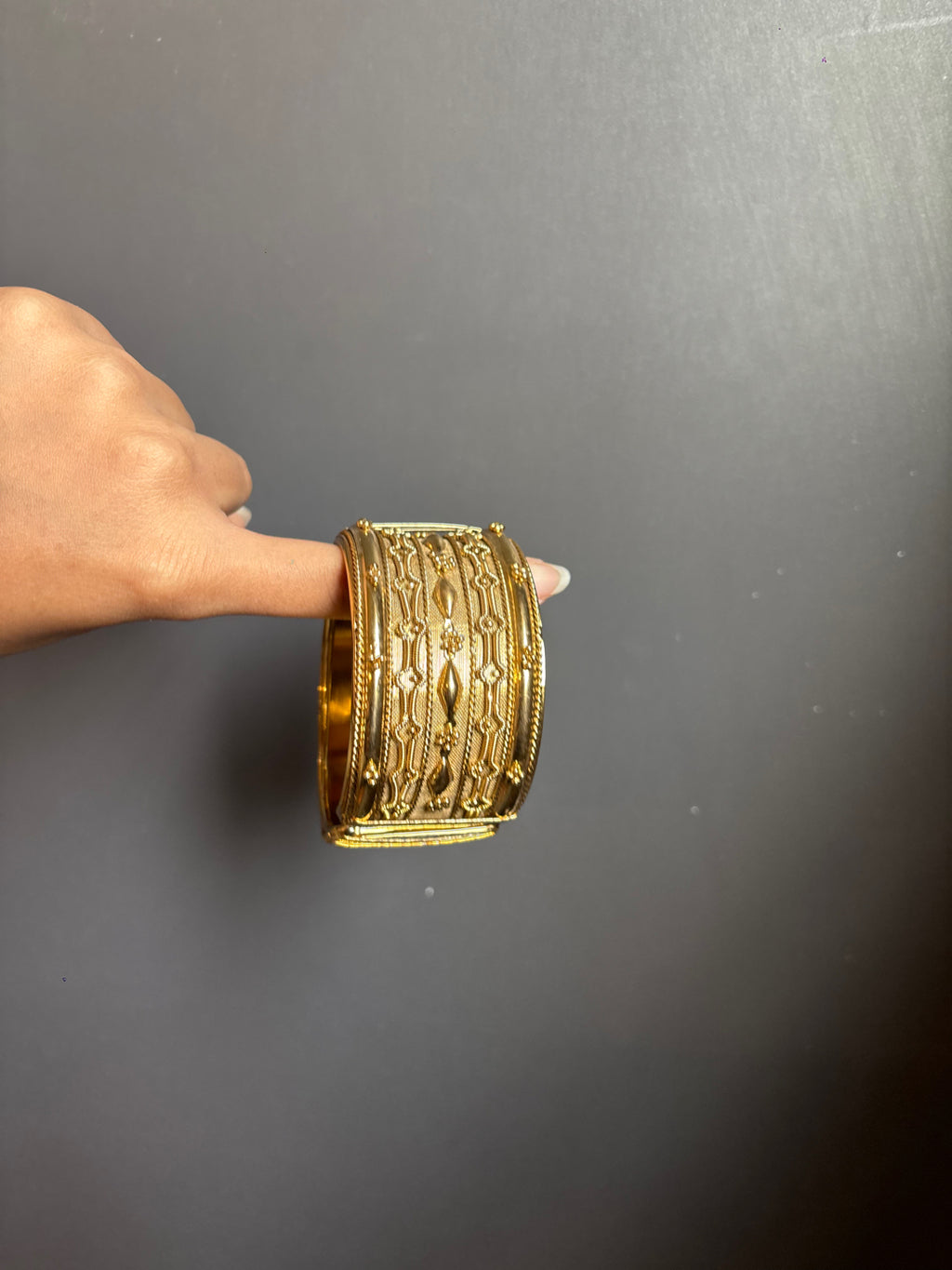 Padmini cuff reference photo 1