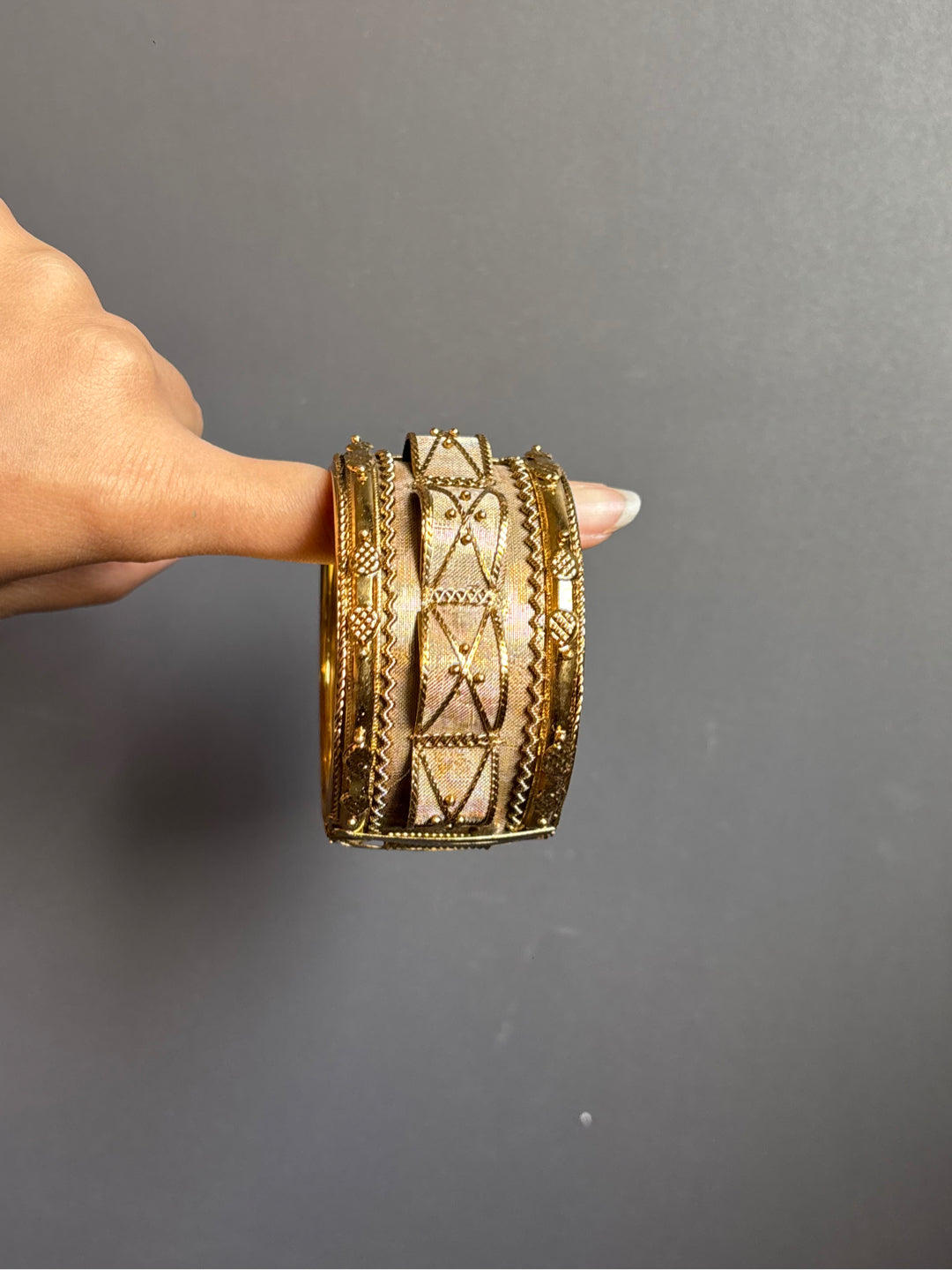 वानी cuff reference photo 1