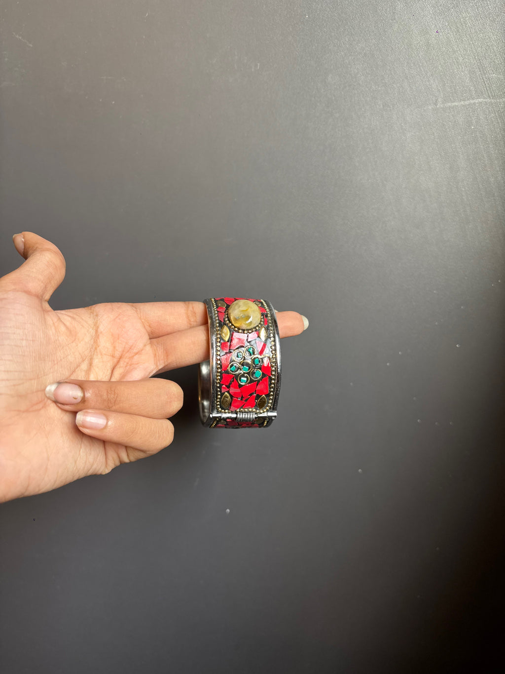 stone नारा cuff reference photo 3