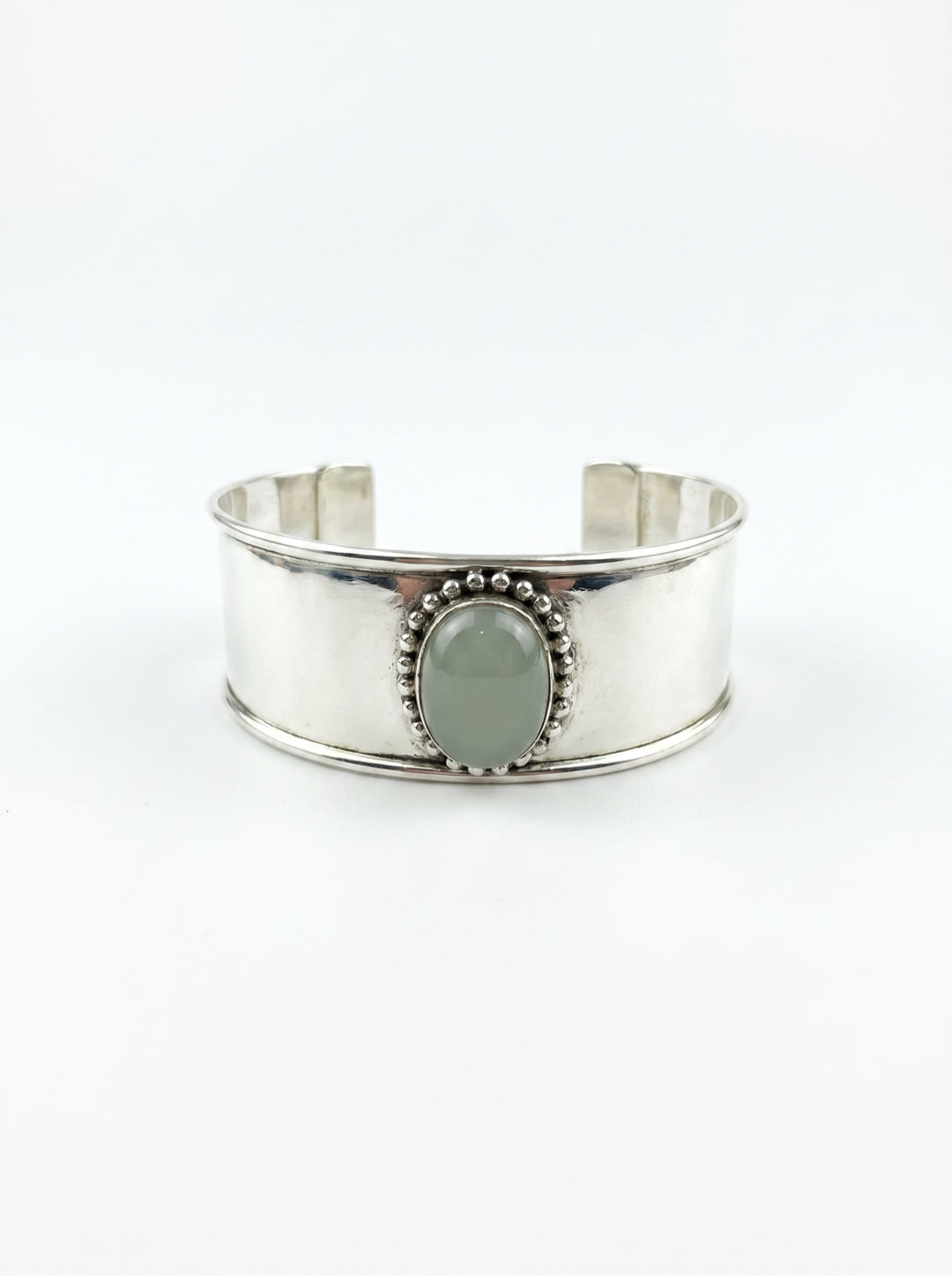 Aurora Cuff original DM2Buy reference photo 5 — color 5: Warm Grey Beige