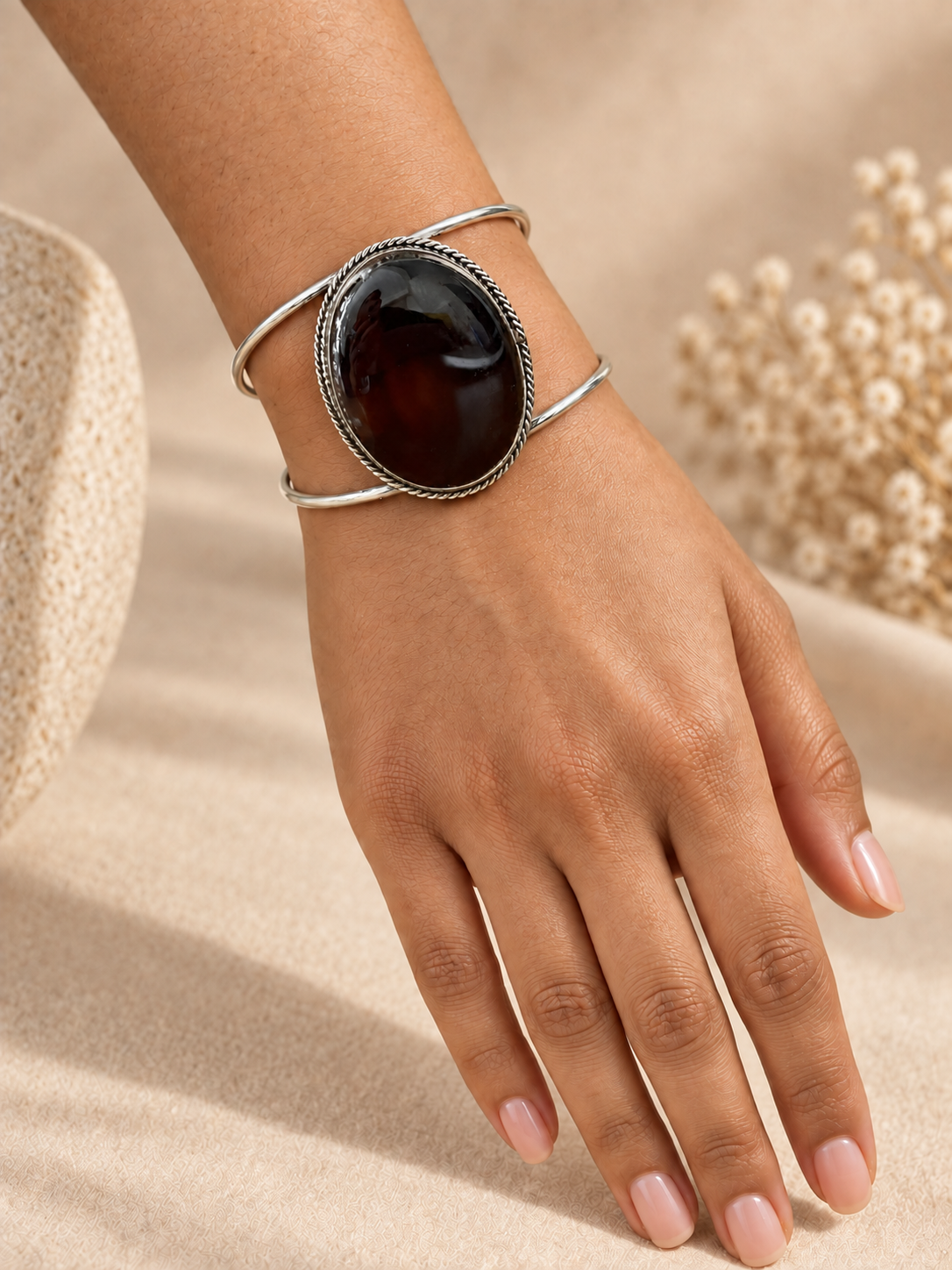 Cuff 02 — Black Gloss Bead Edge — hand try-on