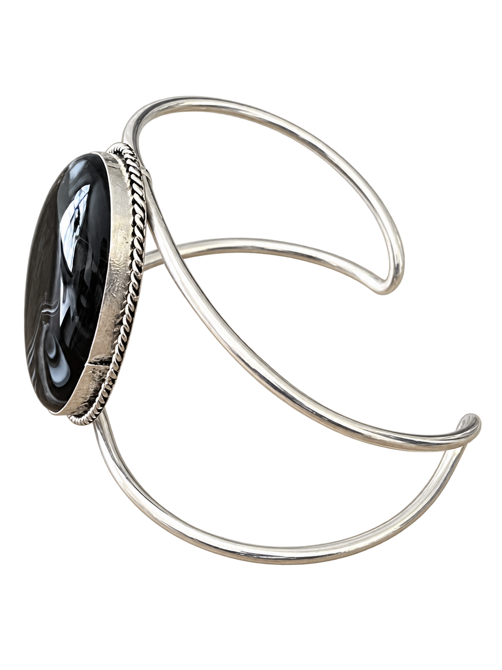 Cuff 04 — Black Oval Twisted Edge — side view